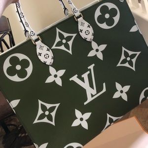 Louis Vuitton Giant Monogram Onthego Khaki Green